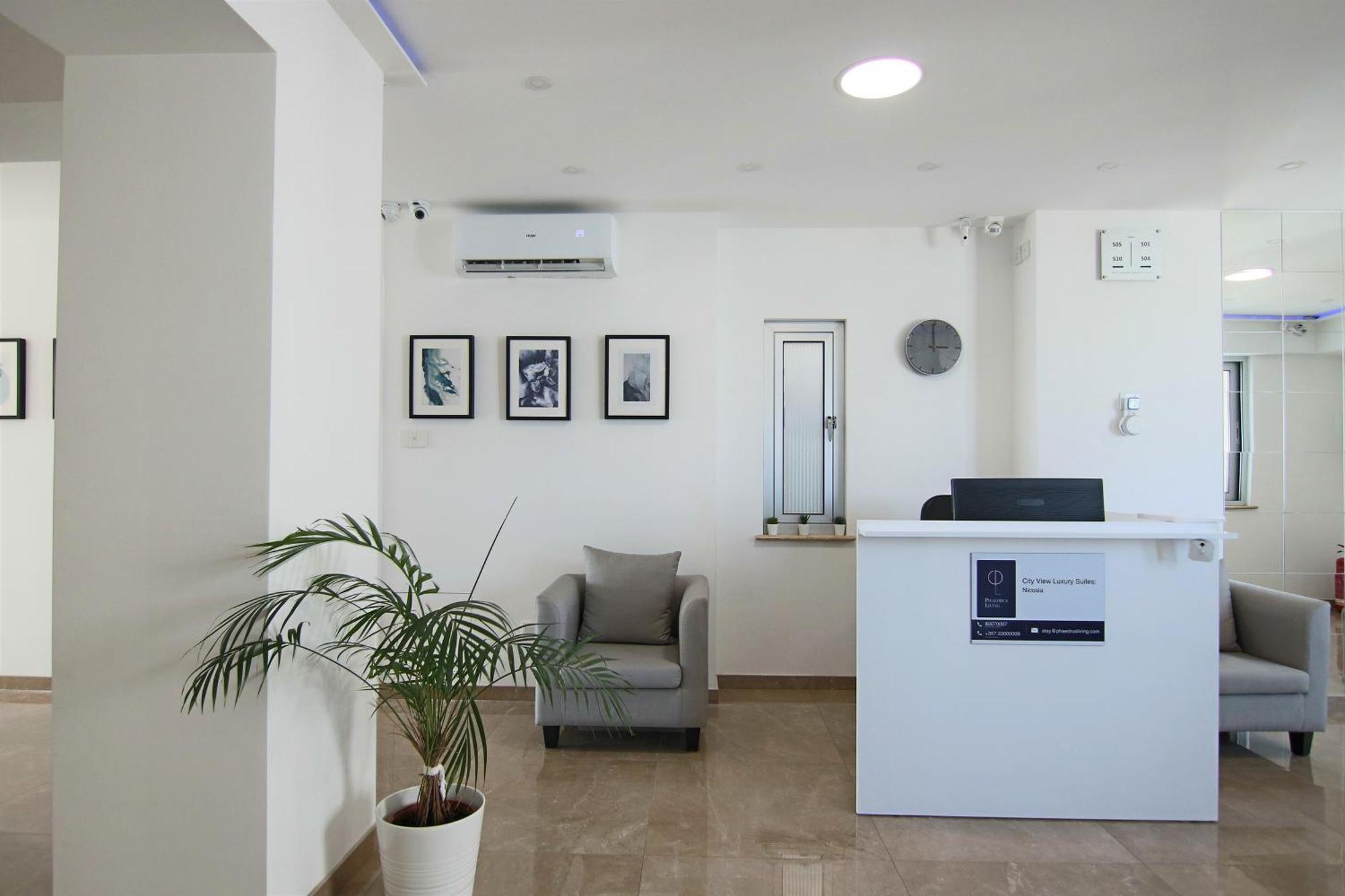 Phaedrus Living: Luxury Suite Nicosia 509 Buitenkant foto